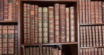 Les classiques de la littérature : pour revivre le passé dans le présent Les classiques de la littérature : pour revivre le passé dans le présent